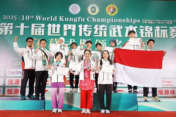 Krisdayanti medali perak kejuaraan dunia wuhsu 2025 © 2025 brilio.net Krisdayanti medali perak kejuaraan dunia wuhsu 2025 © 2025 brilio.net