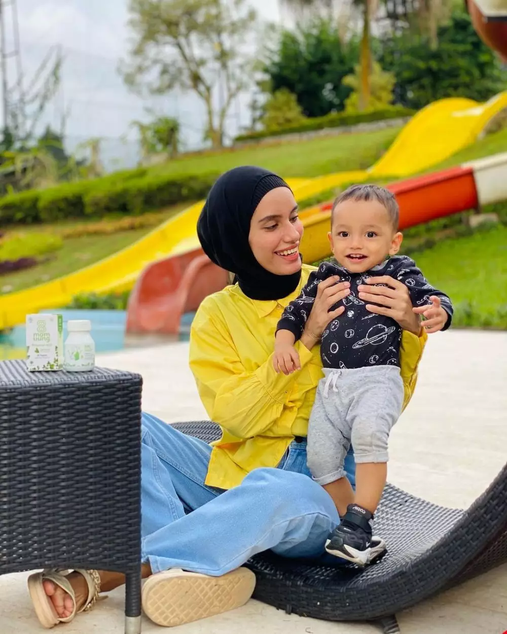 Jamilah Islam KTP momong anak berbagai sumber Jamilah Islam KTP momong anak berbagai sumber