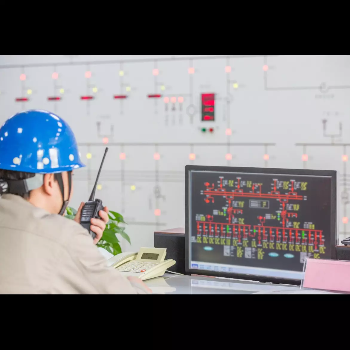 Pahami arti simbol arus listrik, induksi, oksigen, tegangan listrik, elektron, dan uranium