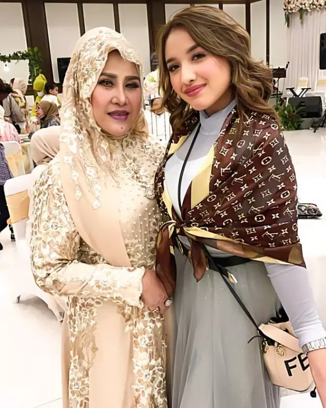 kebersamaan seleb dengan nenek dan kakek senior © instagram kebersamaan seleb dengan nenek dan kakek senior © instagram