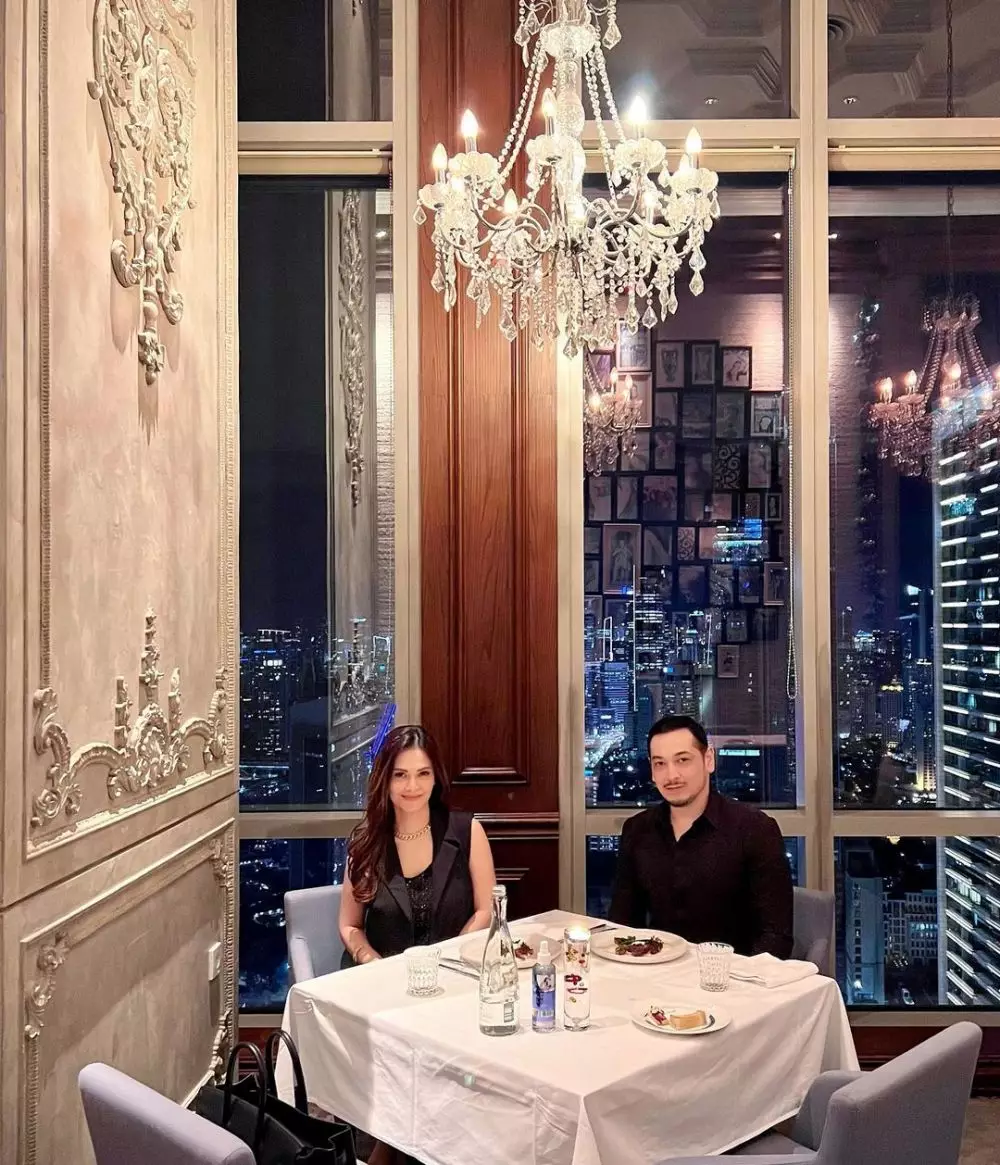 potret harmonis rumah tangga cut tari & richard kevin © berbagai sumber potret harmonis rumah tangga cut tari & richard kevin © berbagai sumber