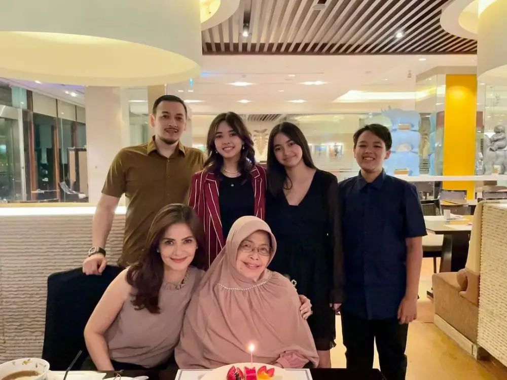 potret harmonis rumah tangga cut tari & richard kevin © berbagai sumber potret harmonis rumah tangga cut tari & richard kevin © berbagai sumber
