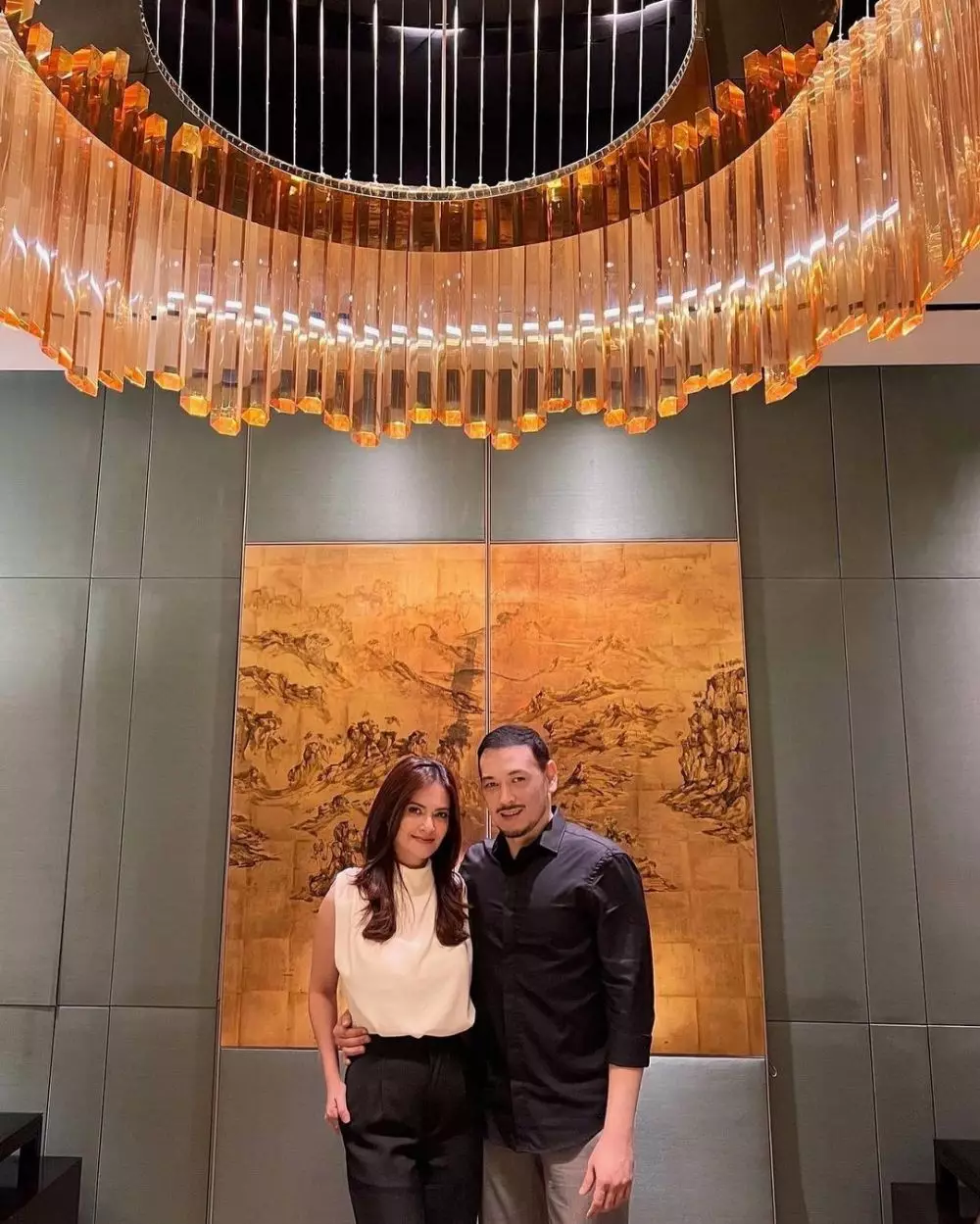 potret harmonis rumah tangga cut tari & richard kevin © berbagai sumber potret harmonis rumah tangga cut tari & richard kevin © berbagai sumber
