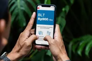 Cara mudah cek penerima bansos BLT Rp900 ribu di portal kemensos.go.id 2025