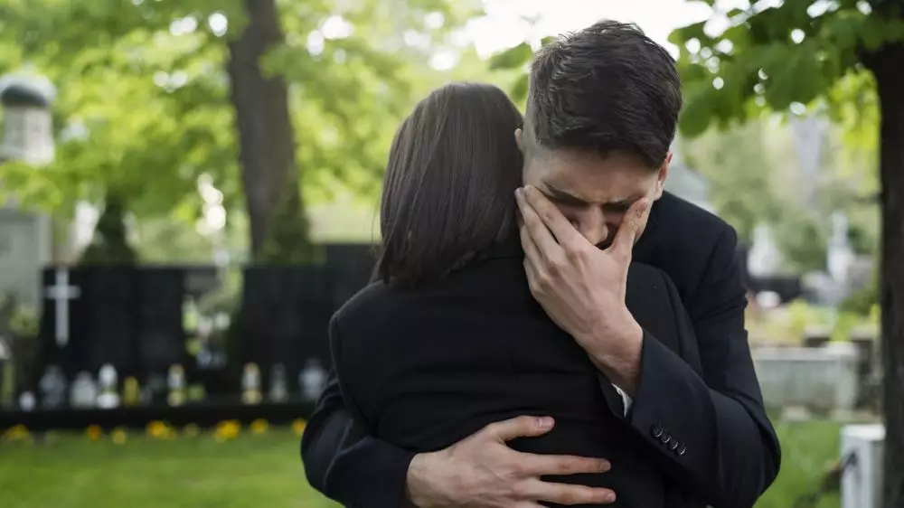 100 Kata-kata motivasi cinta sedih, menyentuh hati hingga ke dalam © 2025 brilio.net 100 Kata-kata motivasi cinta sedih, menyentuh hati hingga ke dalam © 2025 brilio.net