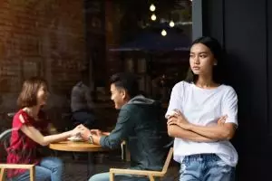 100 Kata-kata bijak berkelas usai diselingkuhi pasangan, tetap elegan meski tersakiti