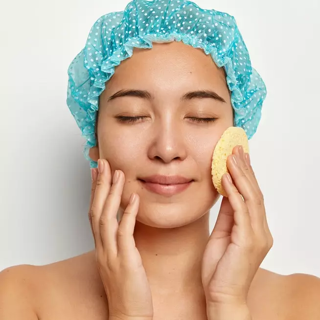10 Skincare untuk eksfoliasi agar wajah bersih dan mulus harga di bawah Rp 100 ribu