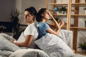 Backburner adalah hubungan ‘cadangan’ yang kerap tak disadari, arti dan tandanya dalam hubungan cinta