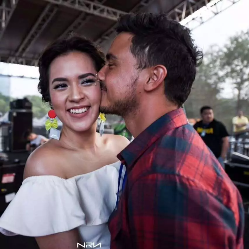 Perjalanan cinta Raisa dan Hamish Daud diisukan bercerai © 2025 brilio.net Perjalanan cinta Raisa dan Hamish Daud diisukan bercerai © 2025 brilio.net