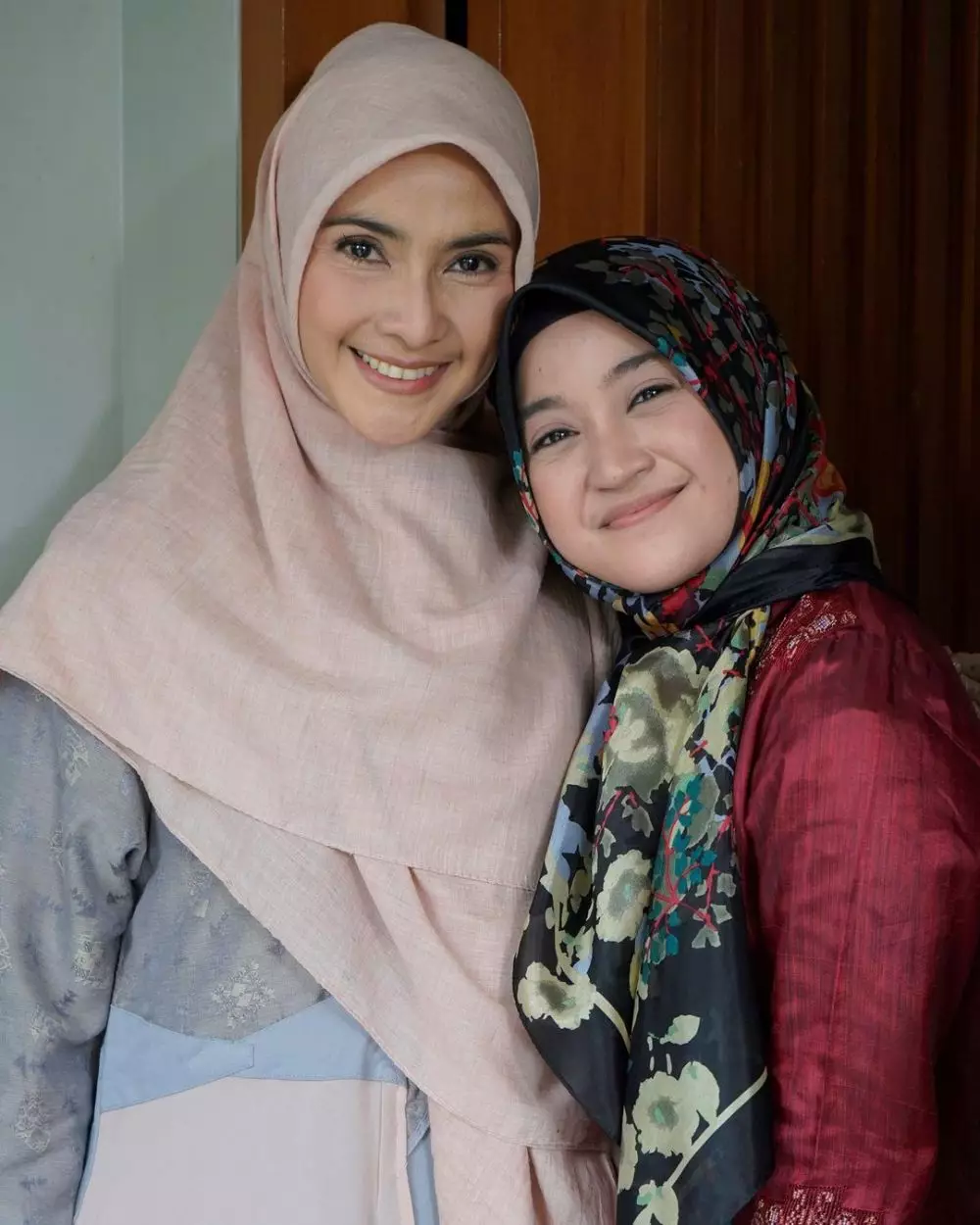 Pesona Maudy Koesnaedi berhijab di PPT © Instagram Pesona Maudy Koesnaedi berhijab di PPT © Instagram