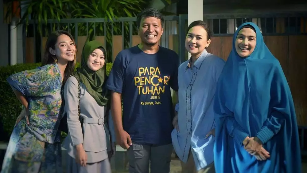 Pesona Maudy Koesnaedi berhijab di PPT © Instagram Pesona Maudy Koesnaedi berhijab di PPT © Instagram