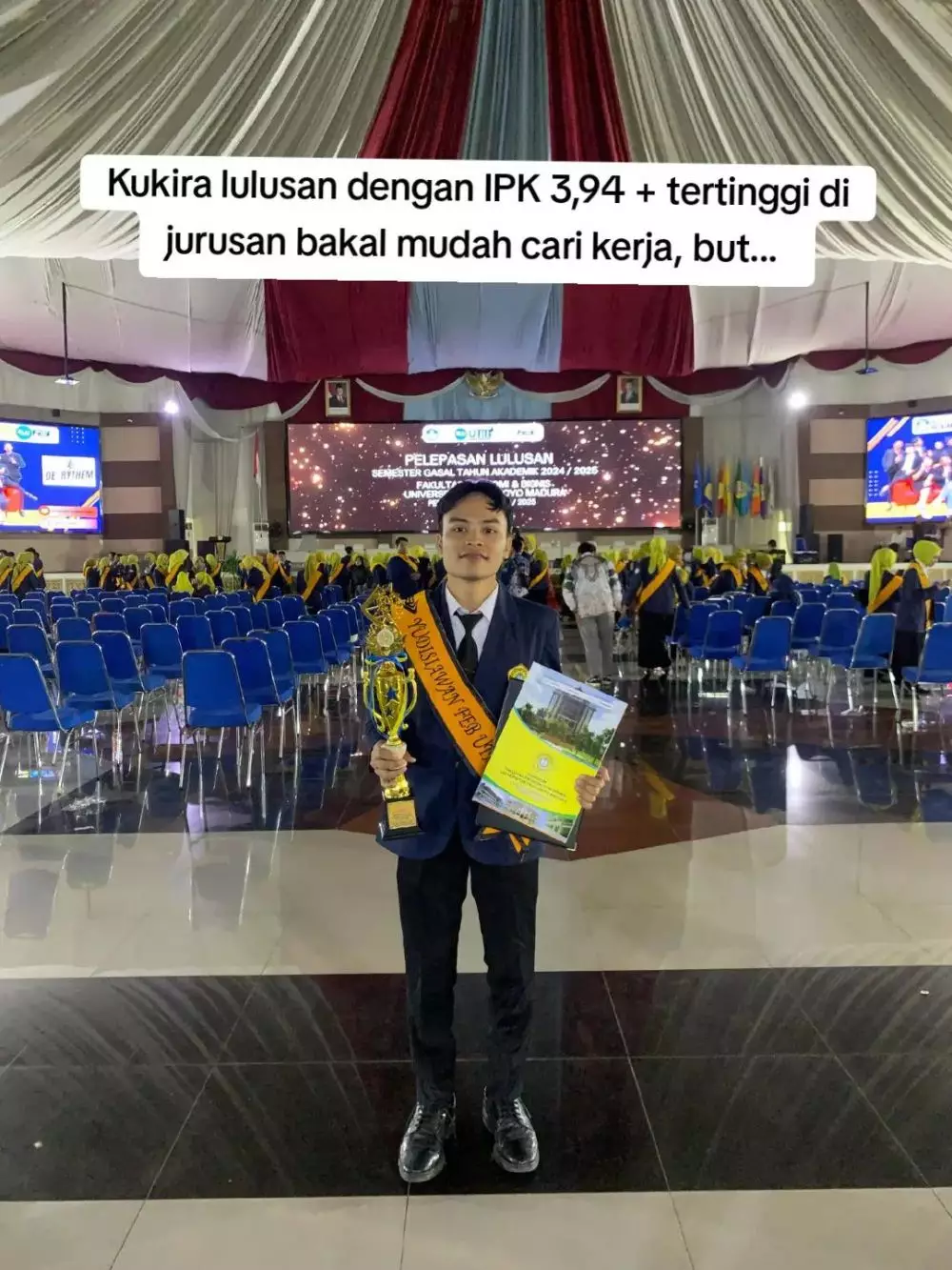 Curhatan pria lulusan IPK tertinggi © TikTok Curhatan pria lulusan IPK tertinggi © TikTok