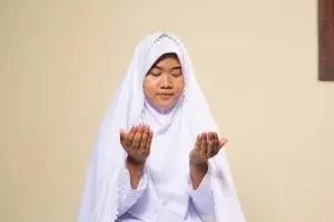 100 Kata-kata bijak Islami tentang cinta dalam doa, menyentuh hati dan penuh makna