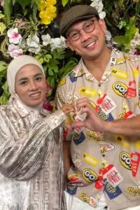 Viral istri yang diceraikan suami usai lolos PPPK ini di-makeover jadi manglingi, intip 9 potretnya