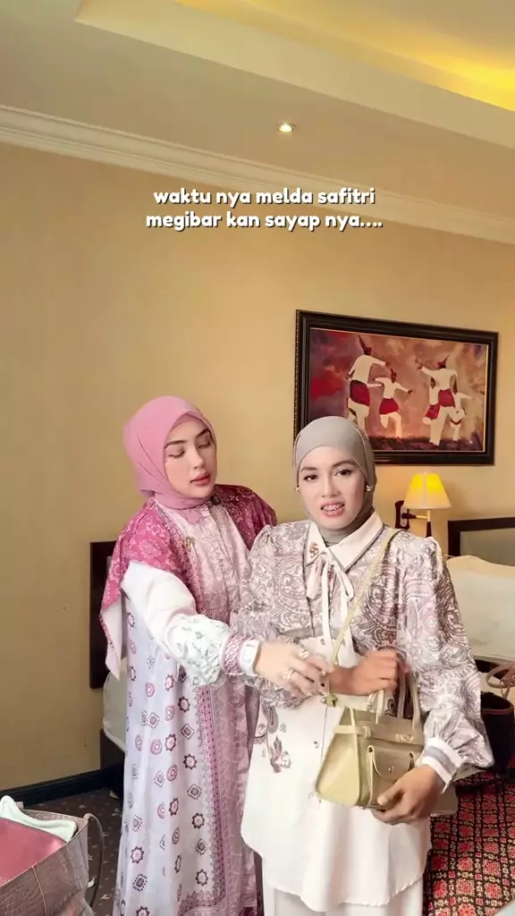 Melda Safitri di-makeover jadi glow up © 2025 TikTok Melda Safitri di-makeover jadi glow up © 2025 TikTok