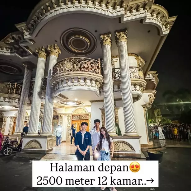 Dijual Rp100 miliar, intip 9 rumah Muzdalifah interiornya mewah serba berlapis nuans emas bak kastil