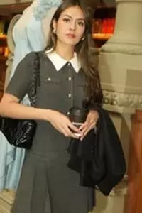 Dari casual sampai gaun mewah, intip 6 gaya Raisa di balik panggung ini glamor dan slay