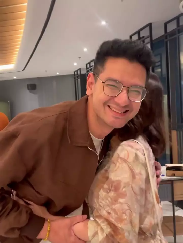 Amanda Manopo dan Kevin Hillers bertemu netizen nostalgia Ikatan Cinta © 2025 Instagram Amanda Manopo dan Kevin Hillers bertemu netizen nostalgia Ikatan Cinta © 2025 Instagram