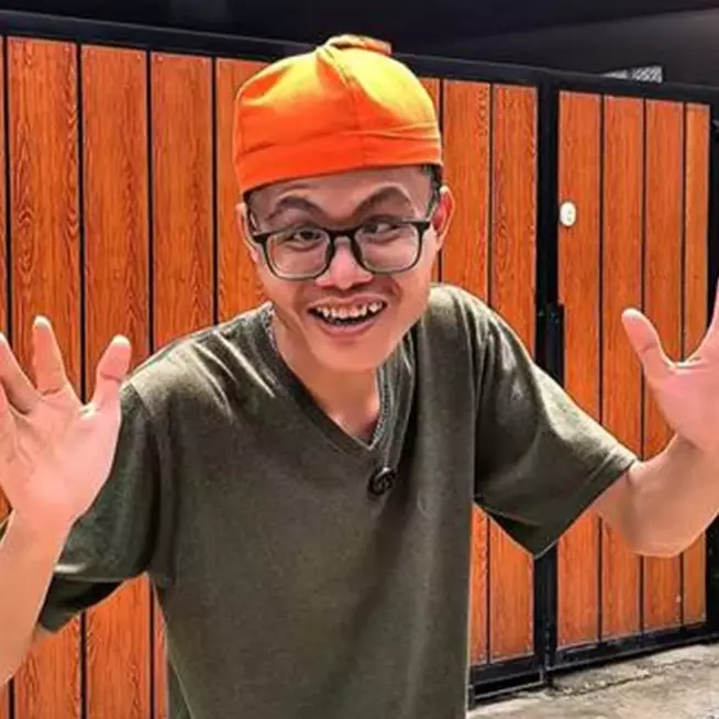 Lama tak muncul di TV, Sony Wakwaw tunjukkan rumah barunya yang sederhana tapi nyaman, ini 7 potretnya