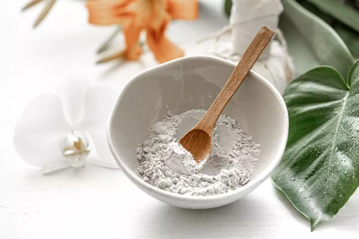 11 Khasiat tepung beras untuk wajah, dari cerahkan kulit sampai bantu hilangkan jerawat
