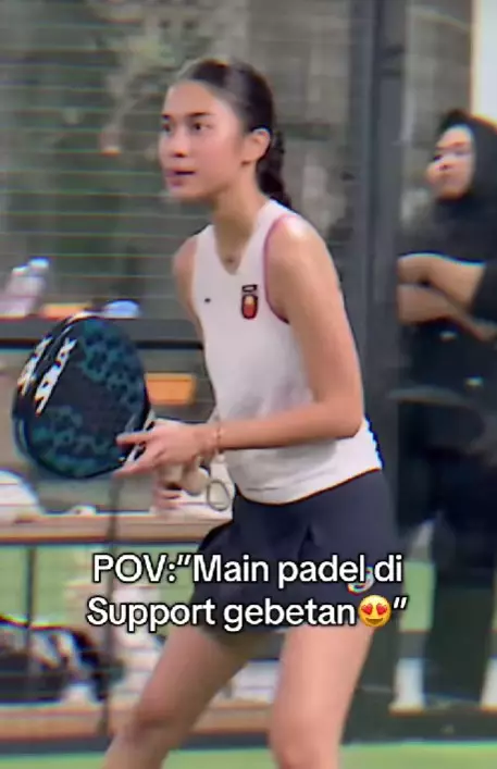 Azizah Salsha main padel ditemani Nadif © TikTok