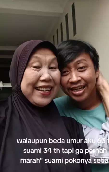 pria nikahi emak-emak janda 9 anak © TikTok pria nikahi emak-emak janda 9 anak © TikTok