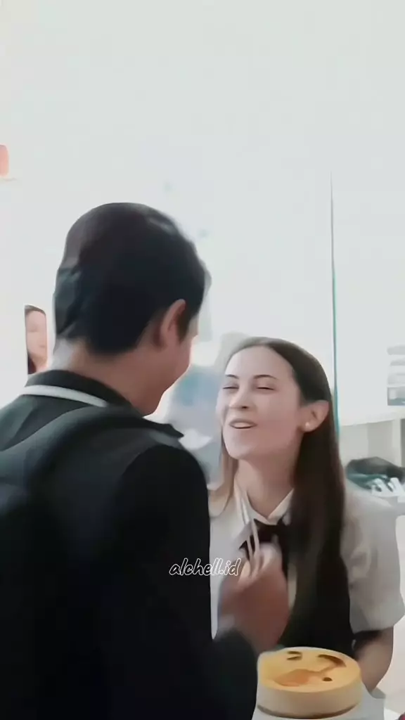 Aliando ulang tahun ke-29 dapat kejutan dari Richelle © 2025 brilio.net Aliando ulang tahun ke-29 dapat kejutan dari Richelle © 2025 brilio.net