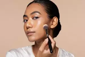 7 Rekomendasi produk skin tint dengan kandungan skincare, makeup sekaligus merawat kulit
