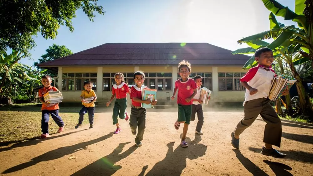 100 Kata-kata motivasi sekolah di pagi hari, semangat menyongsong masa depan lebih cerah © 2025 brilio.net