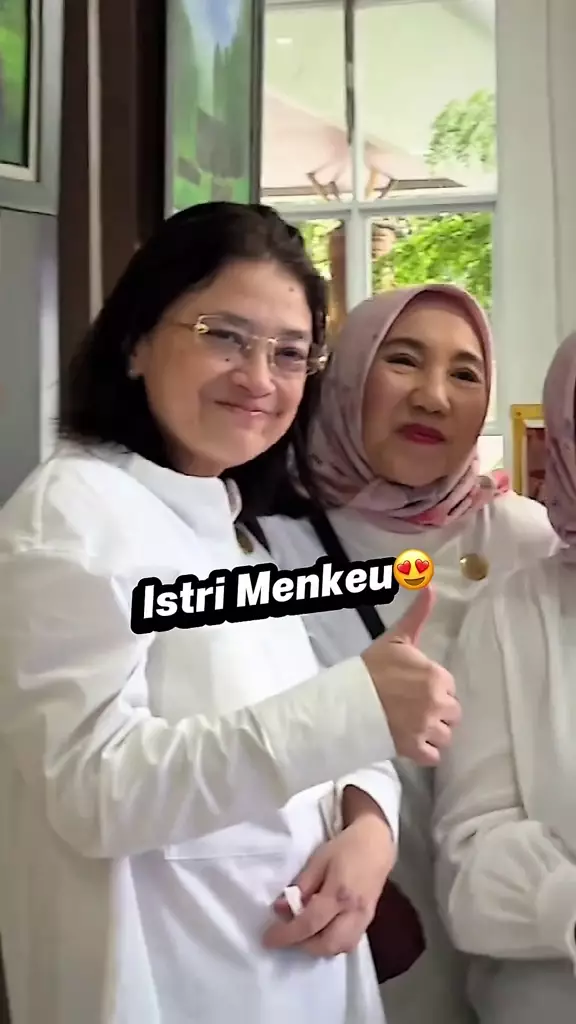 Potret Ida Yulidina istri Menkeu Purbaya © 2025 brilio.net Potret Ida Yulidina istri Menkeu Purbaya © 2025 brilio.net