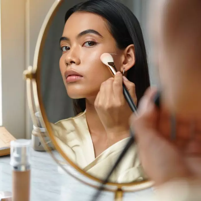 Nggak cakey lagi, ini 5 rekomendasi foundation terbaik untuk kulit berminyak dan lembap sepanjang hari