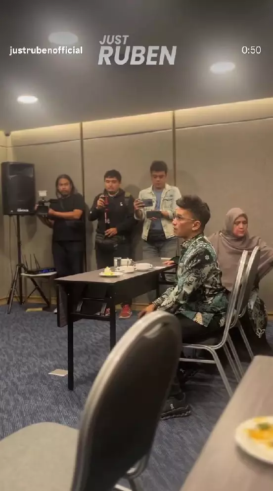 Ruben Onsu jalani ibadah umrah kedua kali © Instagram