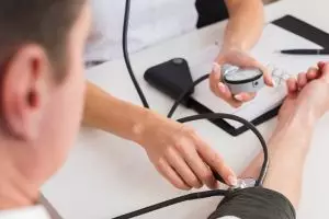 Kerap disepelekan padahal berakibat fatal, ini 10 penyebab hipertensi yang wajib kamu ketahui