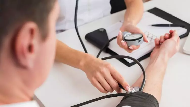 Kerap disepelekan padahal berakibat fatal, ini 10 penyebab hipertensi yang wajib kamu ketahui