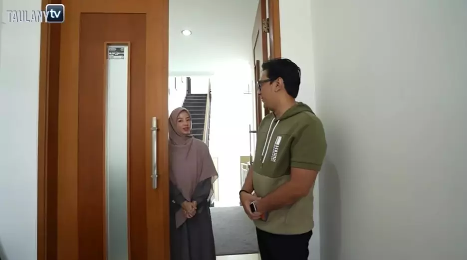 Natasha Rizki renovasi rumah lamanya Desta © YouTube