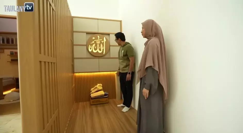 Natasha Rizki renovasi rumah lamanya Desta © YouTube