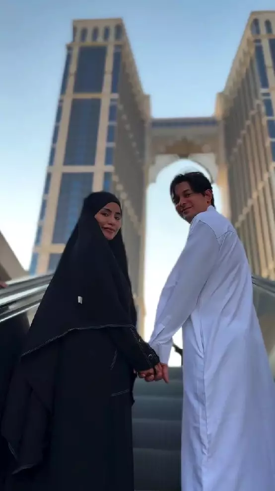 Andrew Andika dan dan Violentina Kaif umrah © Instagram Andrew Andika dan dan Violentina Kaif umrah © Instagram