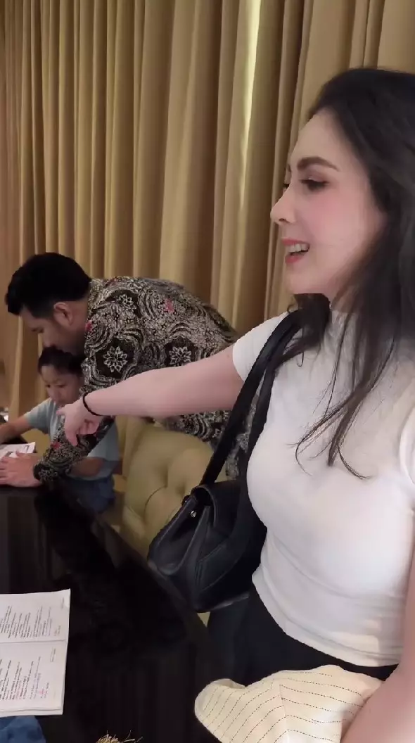 Emil Dardak turun tangan ajarin putranya © Instagram