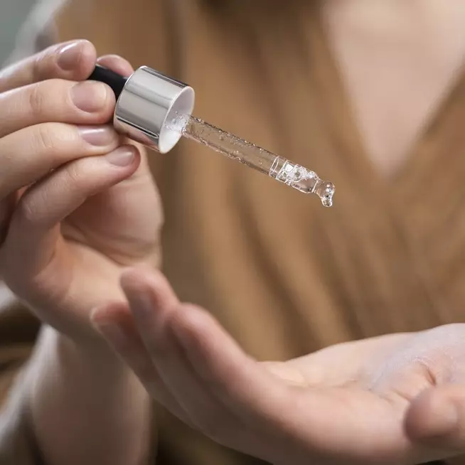 10 Serum bebas alhohol bikin wajah cerah glowing cocok untuk kulit sensitif harga di bawah Rp 150 ribu