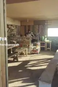 Potret warung di pegunungan ini sajikan pemandangan 4K, bikin momen ngopi serasa di atas awan