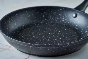 9 Rekomendasi panci granit berkualitas, tahan lama dan mudah dibersihkan di bawah Rp400 ribu