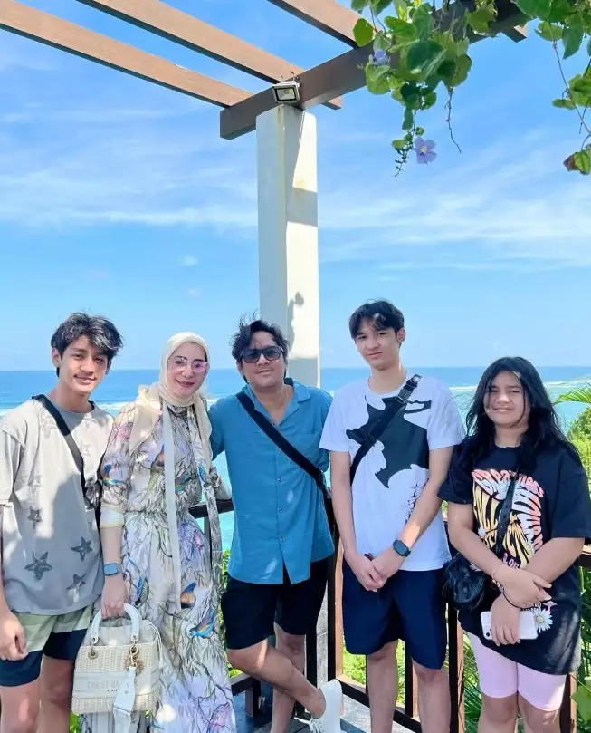 Andre Taulany dan Erin akhirnya sepakat cerai © berbagai sumber Andre Taulany dan Erin akhirnya sepakat cerai © berbagai sumber