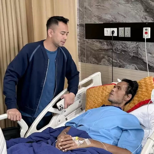 Raffi Ahmad tanggung biaya pengobatan dan rumah sakit, ini 9 potret Fahmi BO dirawat kamar VIP