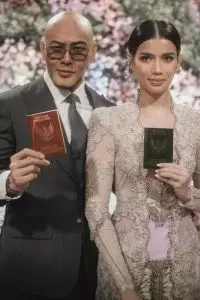 9 Tahun pacaran, 7 kisah cinta Deddy Corbuzier &amp; Sabrina Chairunnisa, cuma bertahan 3 tahun menikah