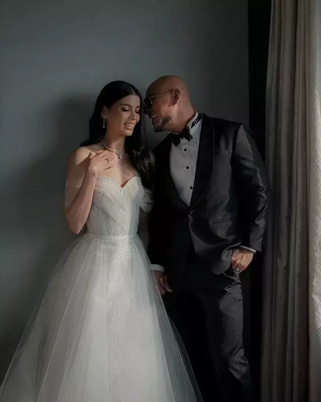 Kisah cinta Sabrina Chairunnisa dan Deddy Corbuzier © 2025 brilio.net Kisah cinta Sabrina Chairunnisa dan Deddy Corbuzier © 2025 brilio.net