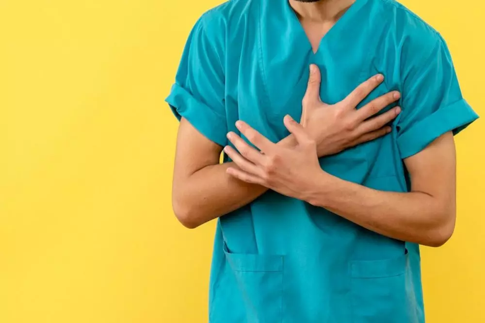 Pria juga bisa kena kanker payudara © 2025 brilio.net Pria juga bisa kena kanker payudara © 2025 brilio.net