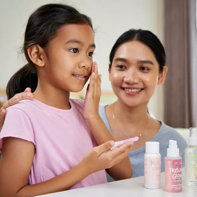 Kulit anak bisa sehat sejak dini, ini 17 skincare aman buat anak 10 tahun yang bikin kulit cerah