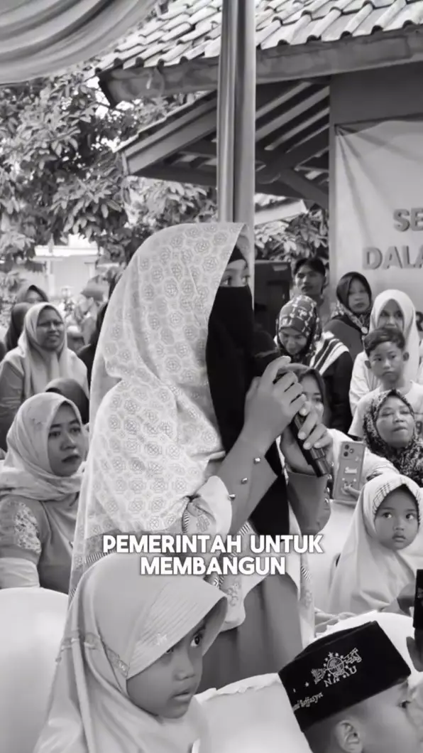 Verrell Bramasta turun tangan renovasi sekolah © Instagram Verrell Bramasta turun tangan renovasi sekolah © Instagram