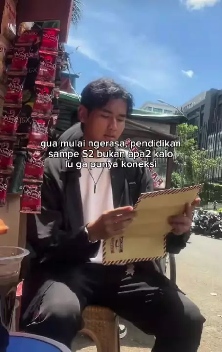 Kisah pria lulusan S2 Akuntansi © TikTok Kisah pria lulusan S2 Akuntansi © TikTok