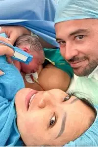 7 Tahun menanti momongan, 7 potret Aline Adita melahirkan di usia 45 usai 7 kali gagal bayi tabung